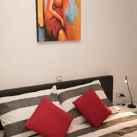 Villa Luxury Future With Heated Pool *