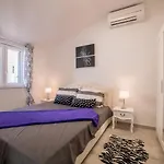 Vilă Luxury Future With Heated Pool *