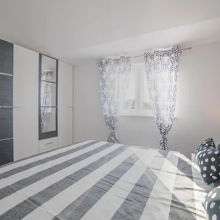 Luxury Future With Heated Pool Villa Klimno