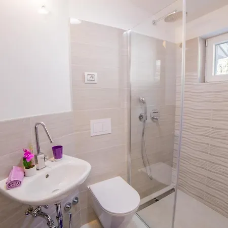 Villa Luxury Future With Heated Pool