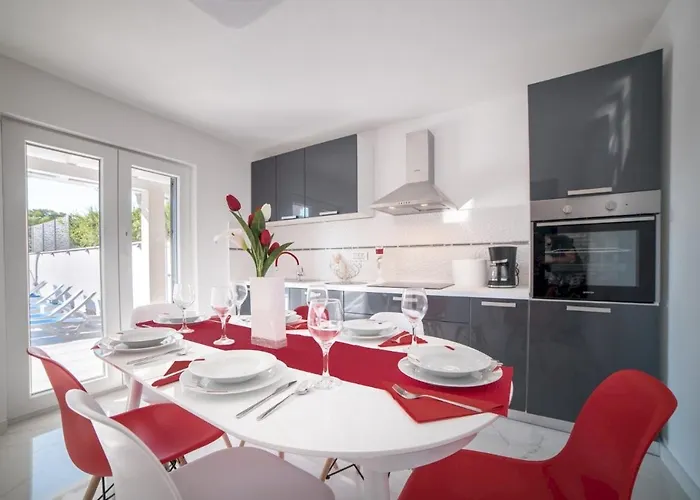 فيلة Luxury Future With Heated Pool *