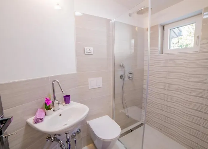 Villa Luxury Future With Heated Pool