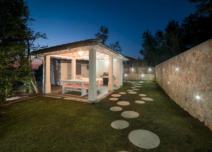 Luxury Future With Heated Pool Villa Klimno